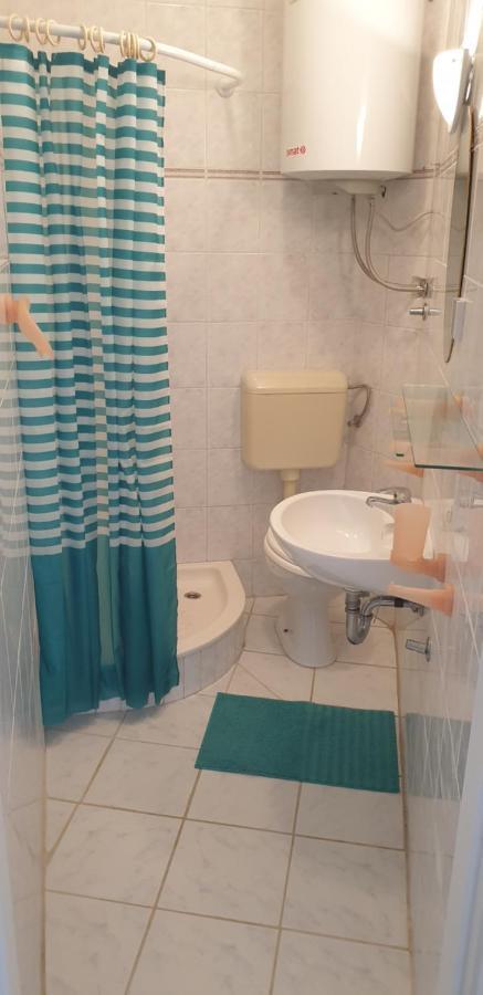 Roses Apartment Brac Сутиван Екстериор снимка